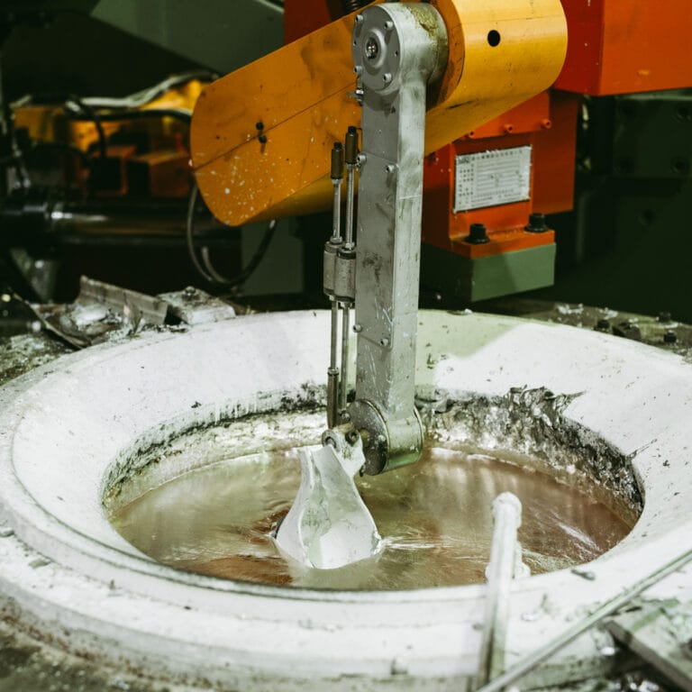 壓鑄die casting 是什麼?又稱壓力鑄造high pressure die casting?
